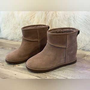 Uggs Classic Femme Mini Boot Hidden Wedge 9
